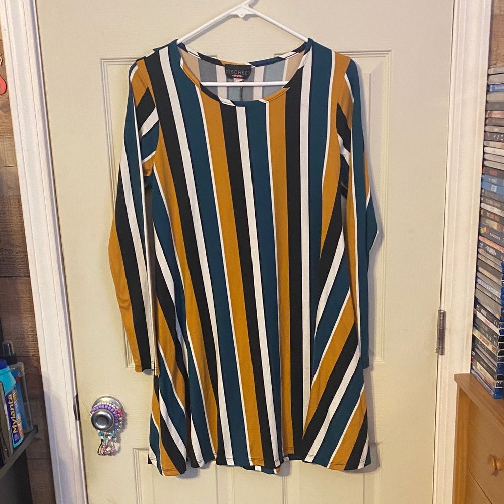 Discreet Multicolor Striped Dress